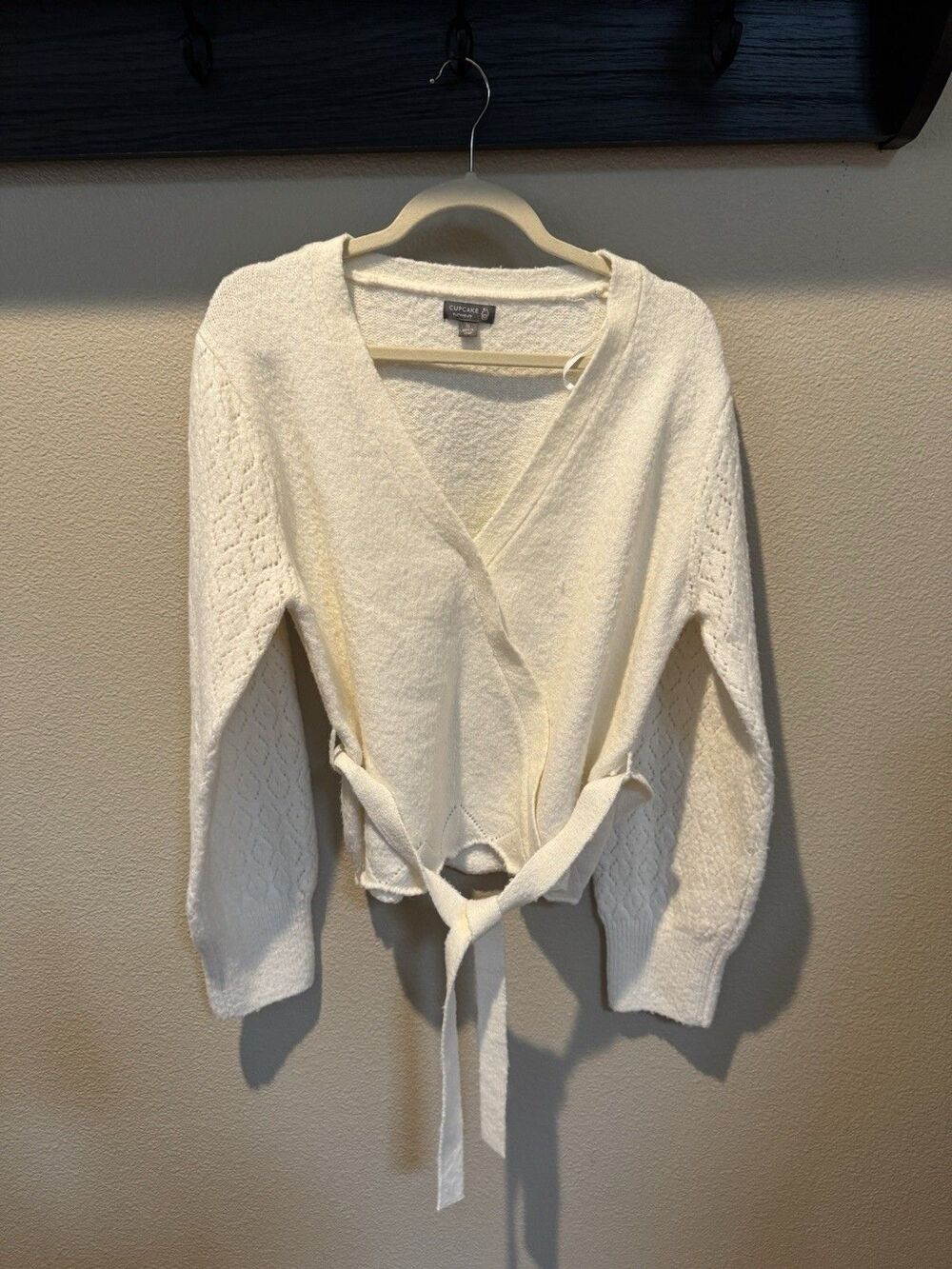 Cupcake Clothing Ltd Womenโs Cream Faux Wrap Sweater Balloon Sleeves Size XL